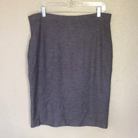 St John Collection knitted skirt - Picture 3 of 4